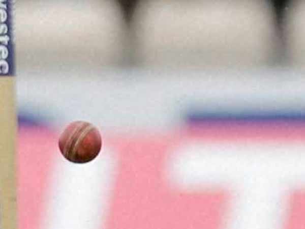 பந்து வீச்சாளர்களில் இந்தியா பரிதாபம்