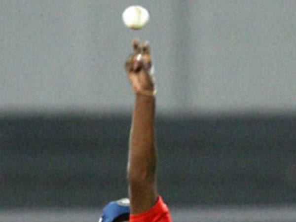 7 எழுத்து... 7 விக்கெட்!