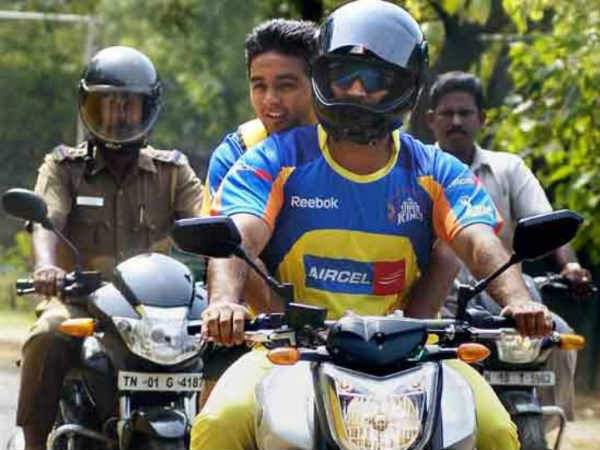 ஊர் சுற்றுவார்