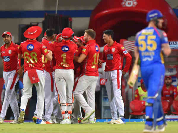 158 ரன்கள் குவிப்பு