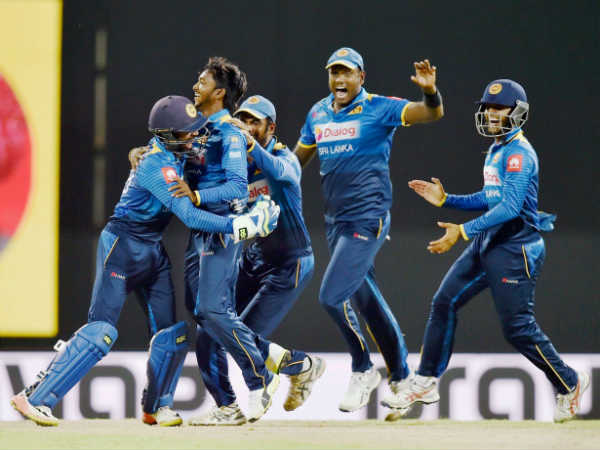 எளிதில் வீழ்ந்த இலங்கை