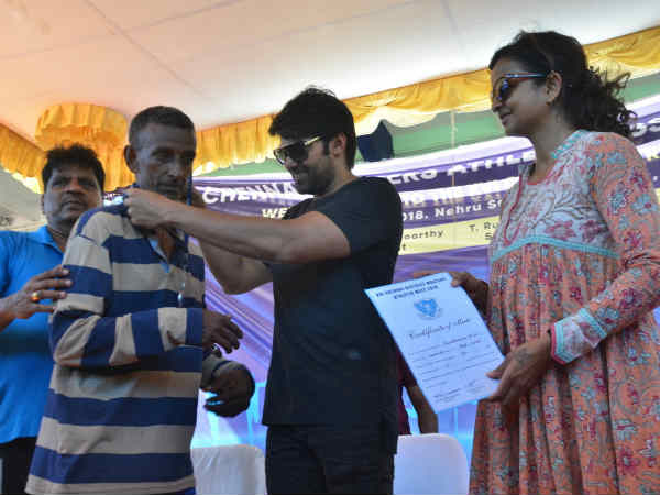 ஆச்சரியப்படும் கிருத்திகா உதயநிதி