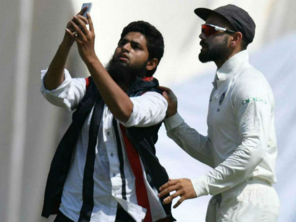 கட்டி பிடித்து அட்டகாசம்