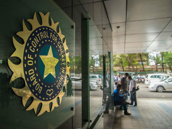 ஜெயதேவ் உனட்கட் விலை சரிவு