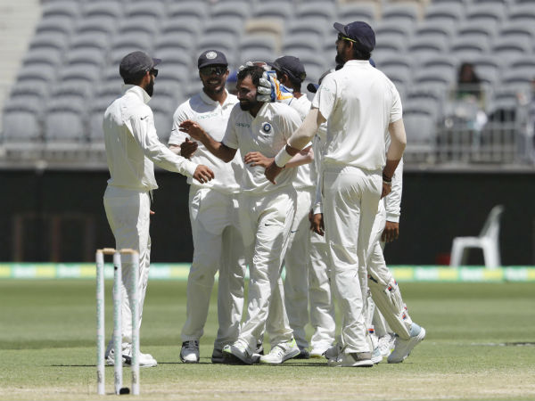போட்டிகள் மற்றும் விக்கெட்கள்