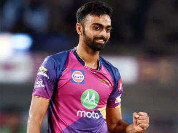 ஏலத்தில் போராடிய சென்னை