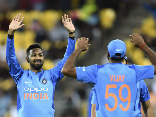 பந்துவீச்சு கூட்டணி திணறல்