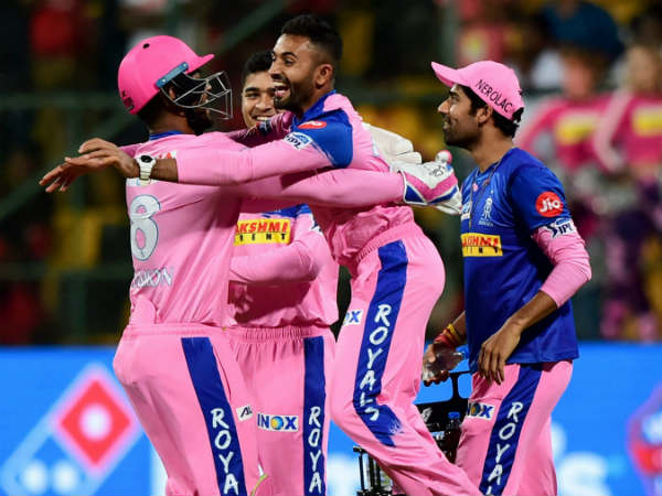 62 ரன்கள் குவிப்பு