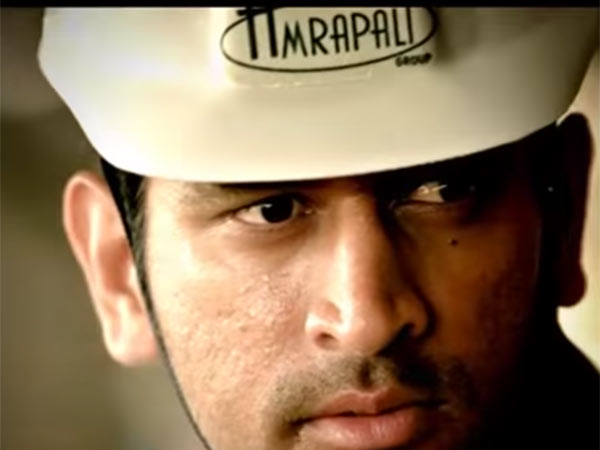தோனி போட்ட வழக்கு