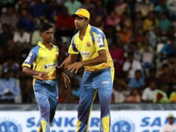 3 விக்கெட்டுகள்