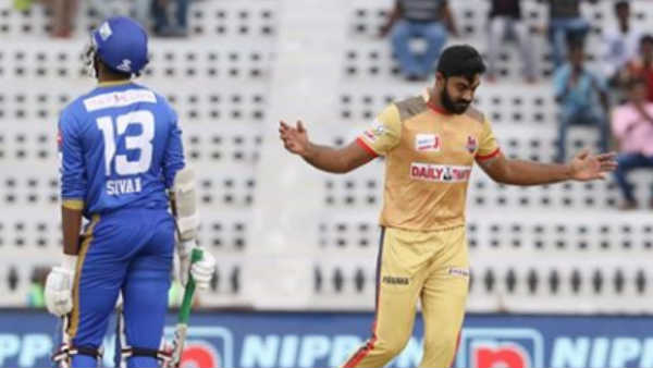 முதல் பந்தில் விக்கெட்
