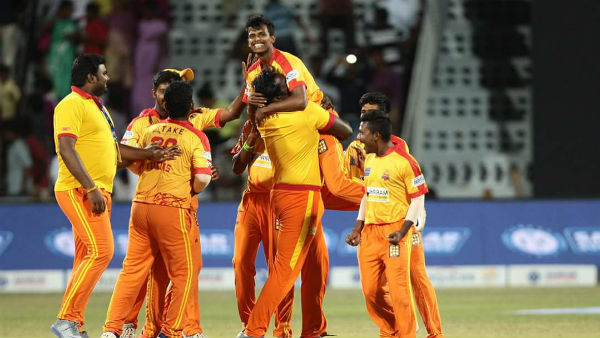 அணியையே முடிவு செய்கிறார்கள்