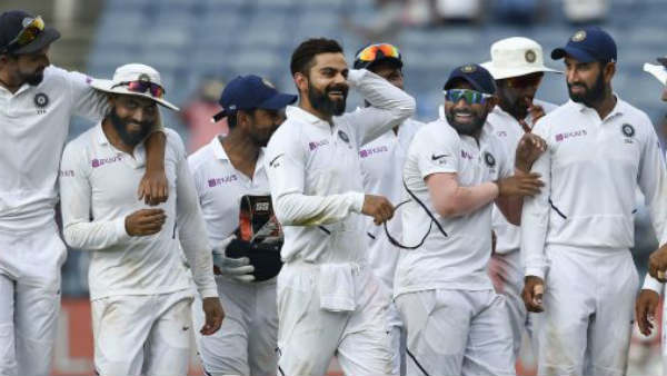 நேரத்தை கடத்தினார்