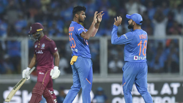 பௌலிங்கில் கவனம் செலுத்தும் எதிரணி