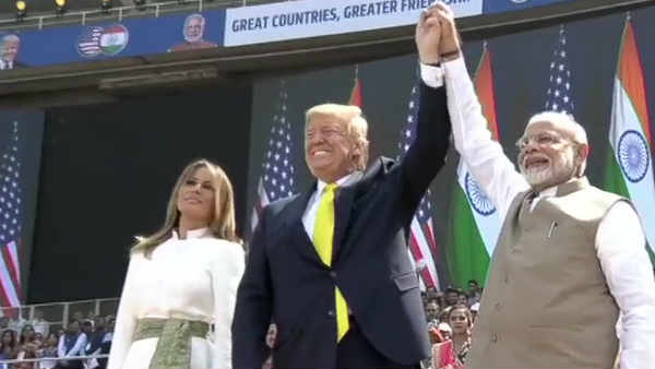 1,10,000 இருக்கைகள்