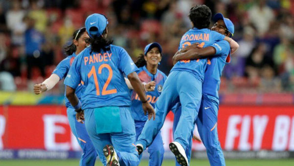 3 விக்கெட்டுகளை வீழ்த்திய பூனம்