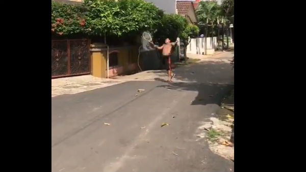 ஒரே ஒரு ஆட்டக்காரர்