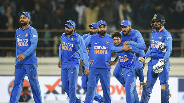 வீடியோ வெளியிடும் வீரர்கள்
