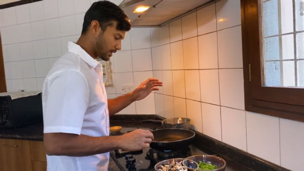 துவக்க ஆட்டக்காரர் மயங்க்