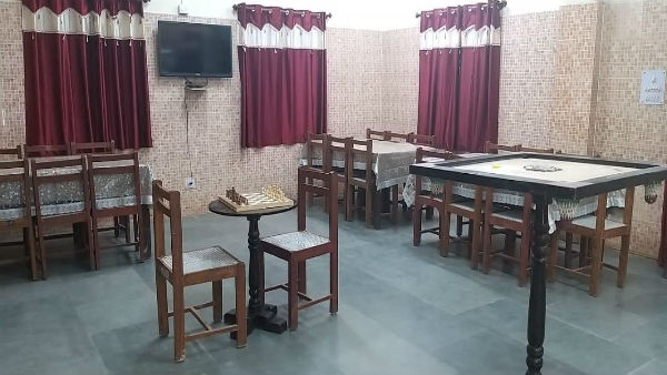 தனிமையில் வீரர்கள்