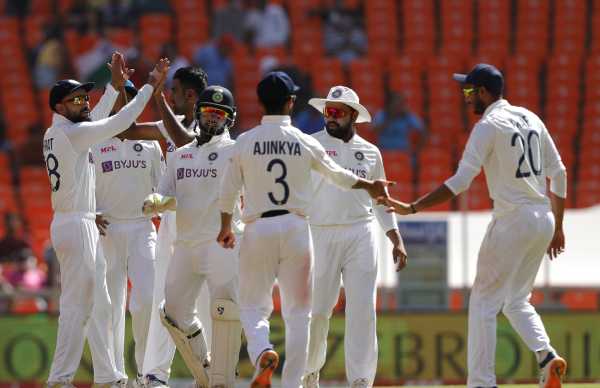 8 விக்கெட்டுகள் அவுட்
