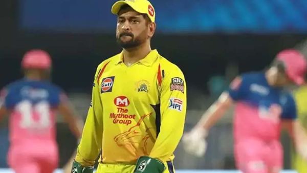 தோனி மீது விமர்சனம்