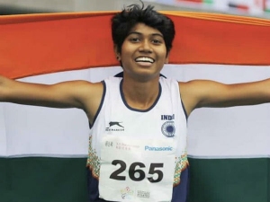 உதவிதான் செய்யல… யாராவது பாராட்டலாமே…? ஆசிய தடகளத்தில் சென்னை அரசு பள்ளி மாணவிக்கு 2 தங்கம்