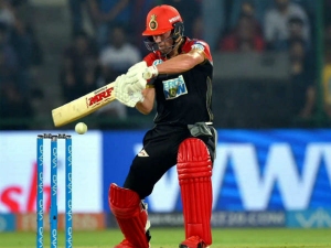 RR vs RCB:100வது போட்டியில் கோலி க்ளீன்போல்டு.. டிவில்லியர்ஸ், ஹெட்மையர் அவுட்.. திணறும் பெங்களூர்