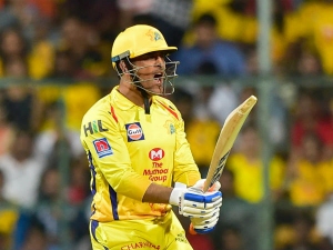 RCB vs CSK : அதிர்ச்சியில் உறைந்த தோனி ரசிகர்கள்.. காதுக்கே கேட்ட ஹார்ட் பீட்.. சிறப்பான தரமான டி20!