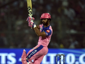 RR vs RCB:கொஞ்சம் நிதானம்... கொஞ்சம் பொறுமை... 159 ரன்களை நோக்கி முன்னேறும் ராஜஸ்தான்